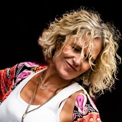 Fri 17th June - @ZoeSchwarzBC Zoe Schwarz Blue Commotion we're thrilled to welcome back the phenomenal vocalist... “A great band. Terrific musicians” Paul Jones, BBC Radio 2 “Recommended” @jamiecullum “Eye-catching vocals meet sumptuous guitar” Guitarist Mag