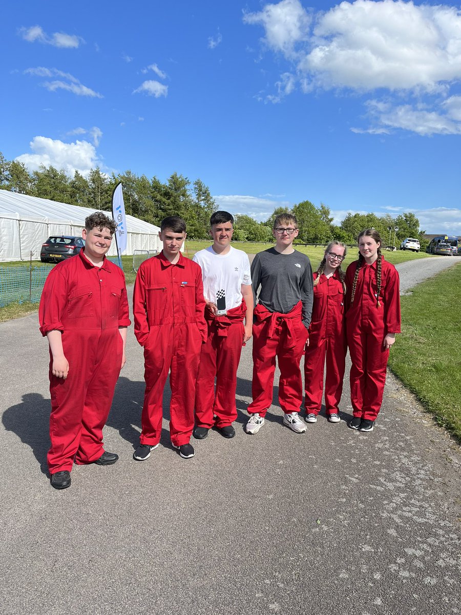 Braeview_DT's tweet photo. Successful day - 3rd place in the scratch build and awarded the best presented team! 🏆 Amazing results for skullduggery’s last outing with the Braeview Team #proud #gpalford @Greenpowertrust @BraeviewAcademy https://t.co/l345VlksZg