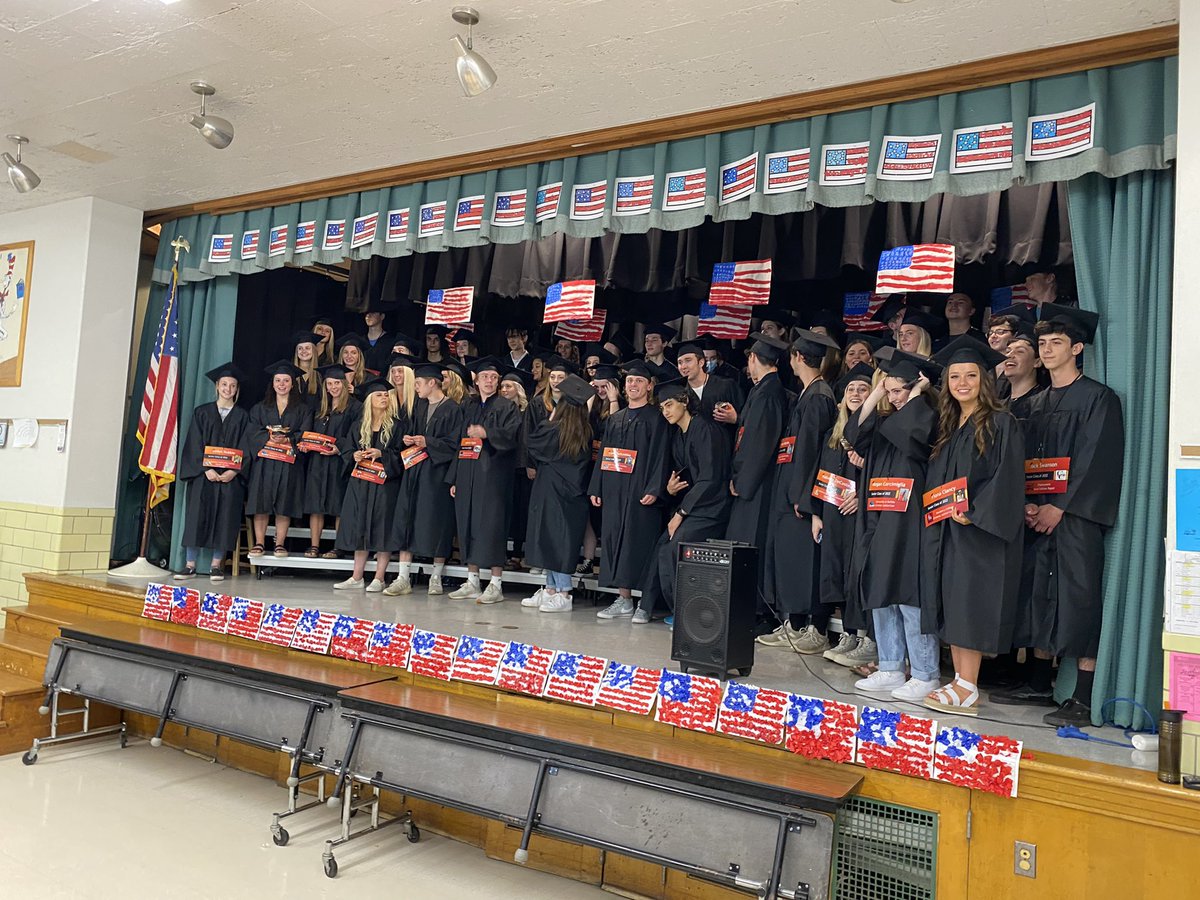CCCSD_FRS's tweet photo. What a fantastic visit from the Class of 2022! They are much bigger than they were in 4th grade when they left. We wish them all the best! #ccmoss https://t.co/YwiywWxHlQ