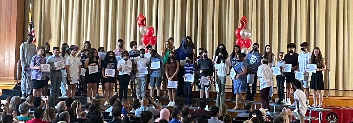 AsstSupBlmfld's tweet photo. A great @07003bmsbengals Awards Ceremony! @principal_BMS @AnnetteBaker427 https://t.co/dhCqoTvUYu