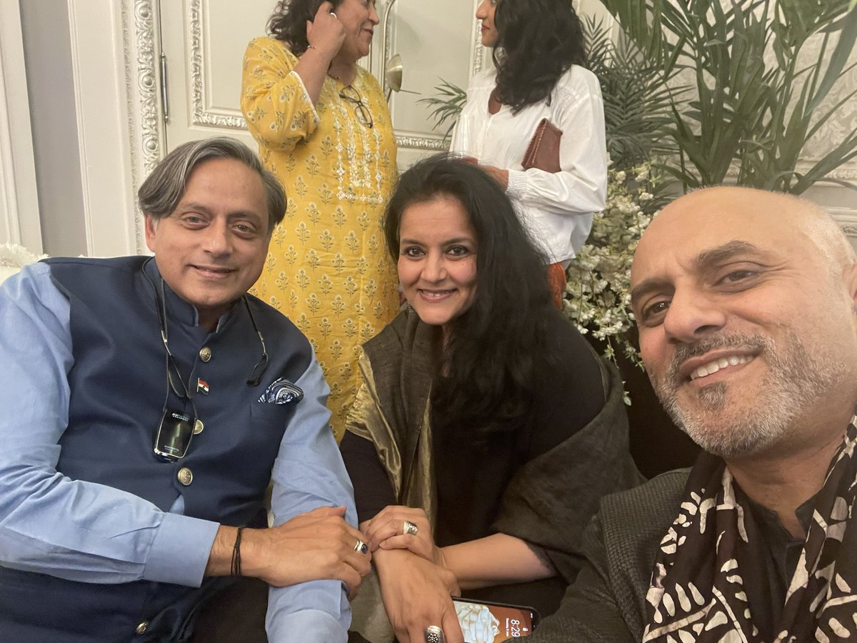 Am in London for @JLFLitfest. After a lively festival-eve dinner hosted by @AnilAgarwal_Ved & his writer wife Kiran, starring International Booker winner @GeetanjaliShree, the Festival opens officially this evening after a delay caused by a fire at the @britishlibrary. Exciting!