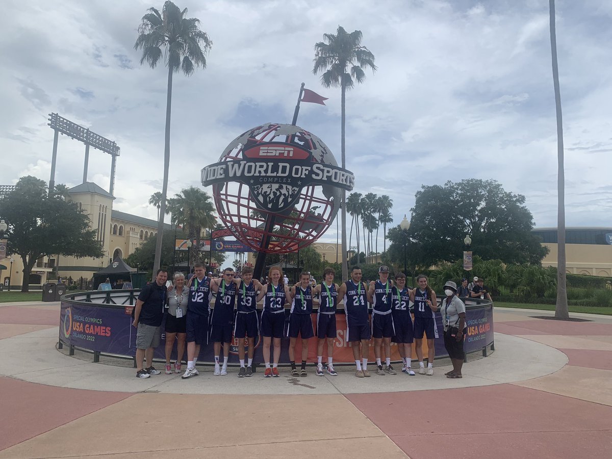 Congratulations Simsbury (CT) Unified basketball! Way to #ShineAsOne @SimsburyTrojans @2022USAGames @jerseymikes @SOCTconnecticut