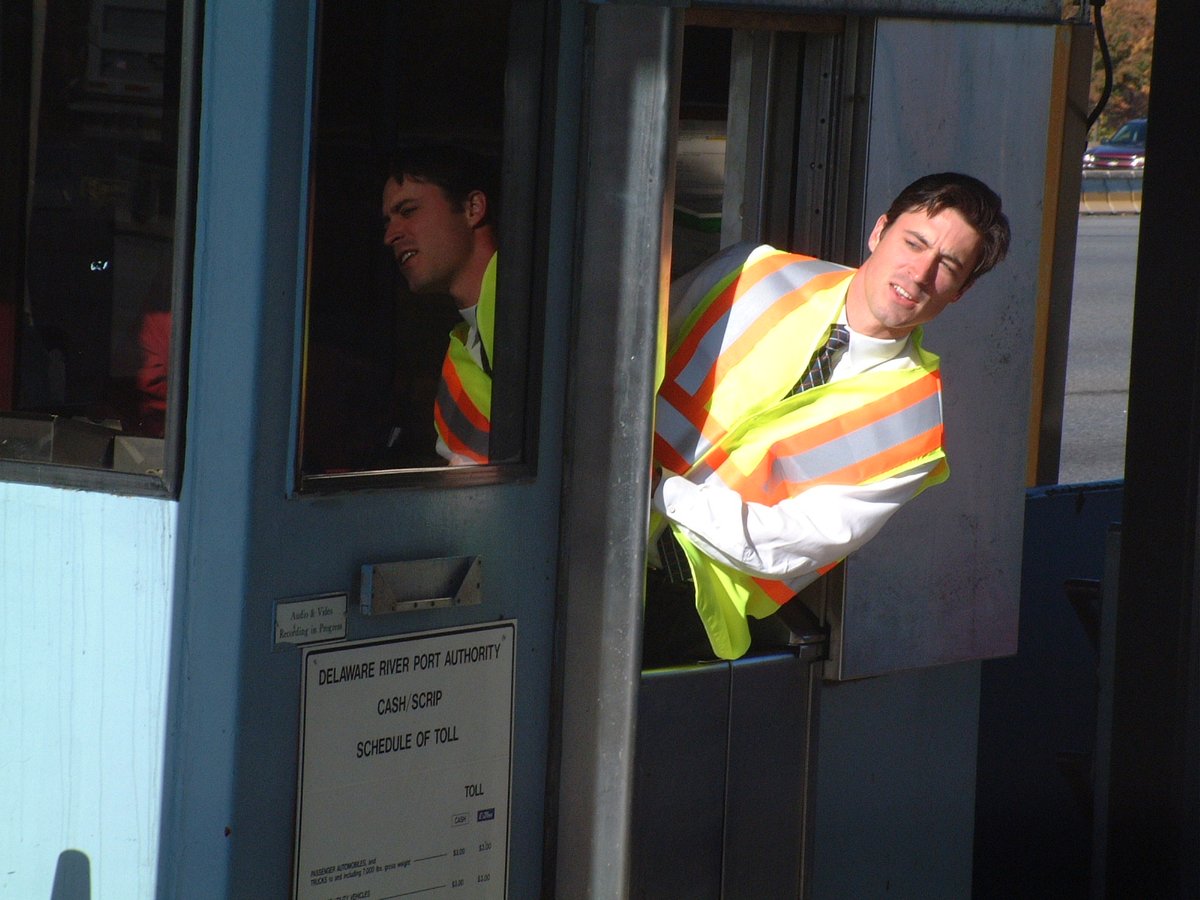 DRPA_PAandNJ's tweet photo. #FlashbackFriday to 2005 when @matt_odonnell of @6abc helped us out at the #CommodoreBarryBridge toll booth! https://t.co/3oFtI3JcPA
