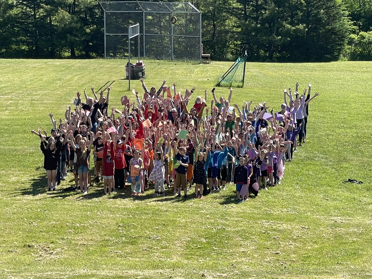 WES as a school dressed as the pride flag to celebrate pride week! #pride  #prideweek <a href="/AVRCE_NS/">Annapolis Valley Regional Centre for Education</a> <a href="/MrsAdam32836385/">@Mrs.AdamsAVRCE(she/her)</a> 🏳️‍🌈+🤎🖤