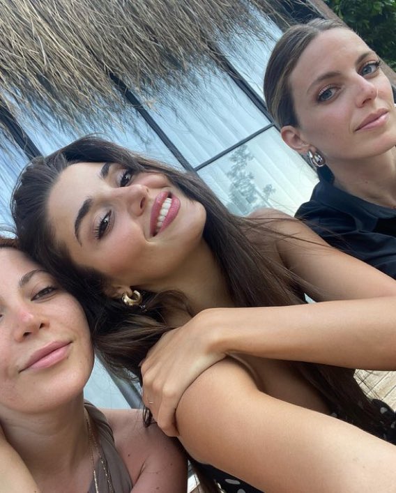 AYSgrupo's tweet photo. EU AMO A AMIZADE DA HANDE COM A BIGE . https://t.co/M0eI5igJME