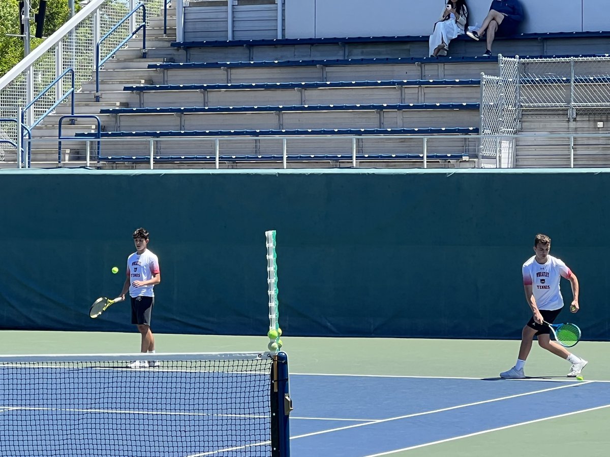 gymlim's tweet image. Let the @NYSPHSAA Small School Boys 🎾 Finals begin. @WheatleySchool vs @ByramAthletics. Let’s go! @WheatleySports @EastWillistonSD @LITennisMag #jobnotdoneyet