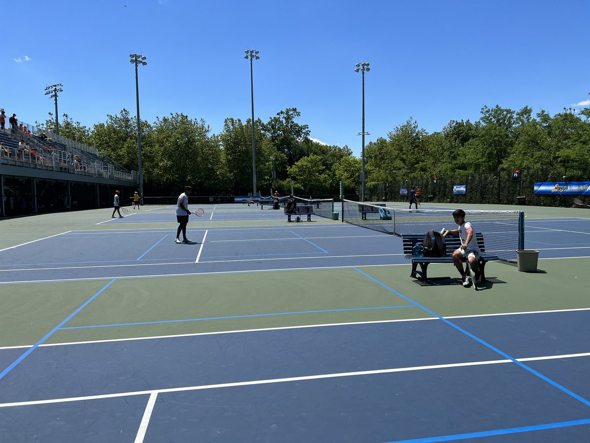 gymlim's tweet image. Let the @NYSPHSAA Small School Boys 🎾 Finals begin. @WheatleySchool vs @ByramAthletics. Let’s go! @WheatleySports @EastWillistonSD @LITennisMag #jobnotdoneyet