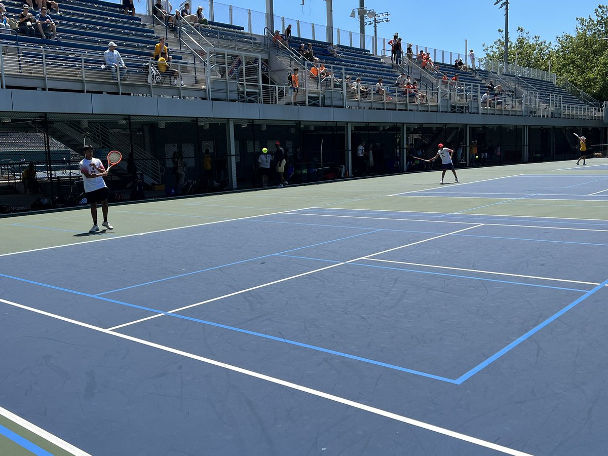 gymlim's tweet image. Let the @NYSPHSAA Small School Boys 🎾 Finals begin. @WheatleySchool vs @ByramAthletics. Let’s go! @WheatleySports @EastWillistonSD @LITennisMag #jobnotdoneyet