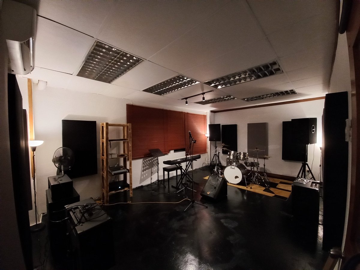 hucklebstudio's tweet photo. Siapa kata Shah Alam takde jamming studio? 😌😌 https://t.co/CWa8Wyd8S9