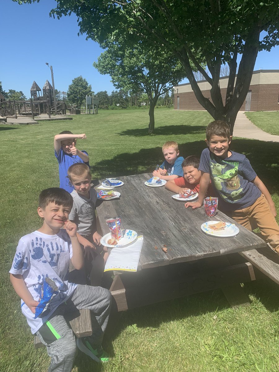 TaboneClassroom's tweet image. Second Grade Cookout! #barkercsd #junefun