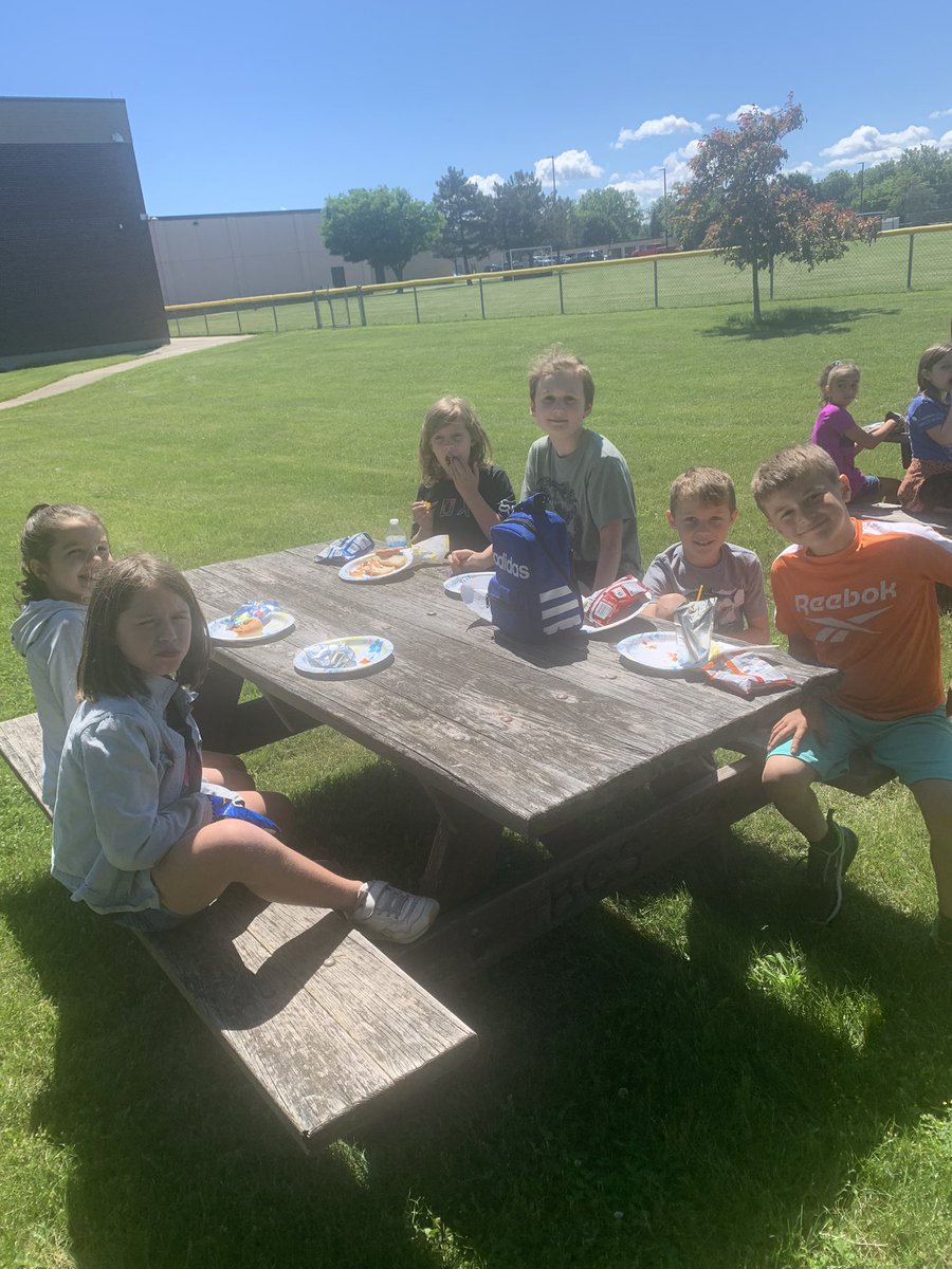 TaboneClassroom's tweet image. Second Grade Cookout! #barkercsd #junefun