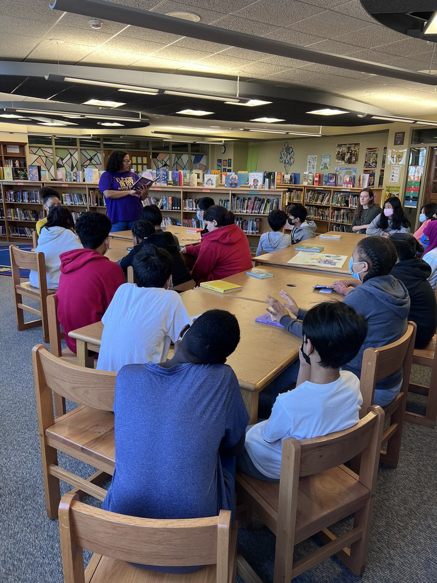 LibEricksen's tweet image. Our 6th graders with fascinated to hear about Jestine Ware’s writing/editing/publishing career and asked some truly inquisitive questions. They were lining up for autographs at the end! 📚🤗 Thank you Jestine! #librariesrock #rcsdlibraries @NYBookDr @RCSDsch5 @HammondTerrilyn