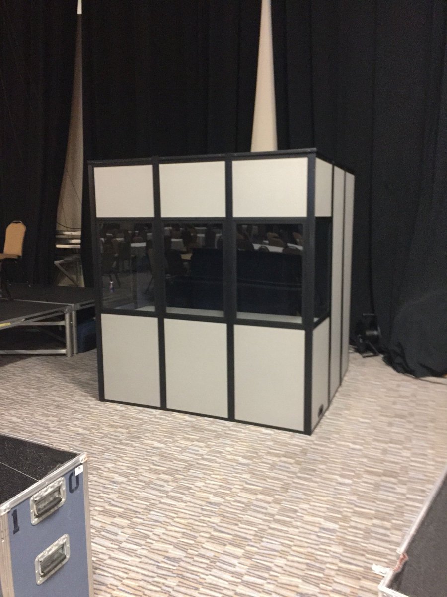 LibraShowSys's tweet photo. This past month has been exceptionally busy. Last week, we were asked to provide interpretation equipment for a government conference up in Muskoka.  We had a great time!  The weather was beautiful, and the air was so fresh! Worked in conjunction with a few other AV companies to https://t.co/ku5QRm5qEg