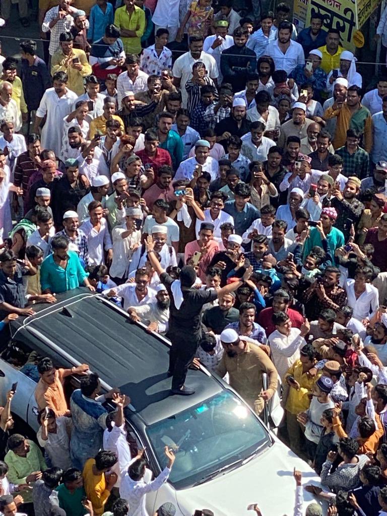farooq_shabdi's tweet photo. Labbaik ya Rasul Allah                                         Thank you Solapur for your overwhelming response.                             #ArrestNaveenJindal #ArrestNupurSharmaBJP @asadowaisi @imAkbarOwaisi @imtiaz_jaleel @warispathan @DrGaffarQuadri @SyedMoin9890 https://t.co/8TIPTfrc1j