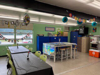 iLabYear5Days172-175: Jerk chicken, cupcakes,and brownies for the win! Grateful to our local businessman Dexter for making an impression by providing one of the most DELICIOUS meals ever for our iLab senior luncheon. Good times!On to Prom and Graduation for the Class of 2022!💚💙