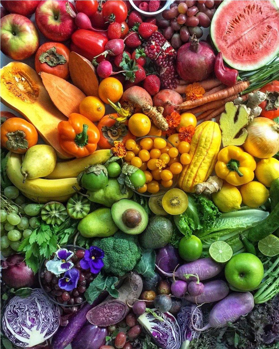 cagrownofficial's tweet photo. California might be best known for movie stars & surfing. Our farmers have a different claim to fame. CA grows1/3 of all vegetables and 2/3 of all fruits + nuts in the US. With over 400 specialty crops to choose from, there’s always something tasty in season!
📷 : @thedelicious https://t.co/EnmMb9Sreg
