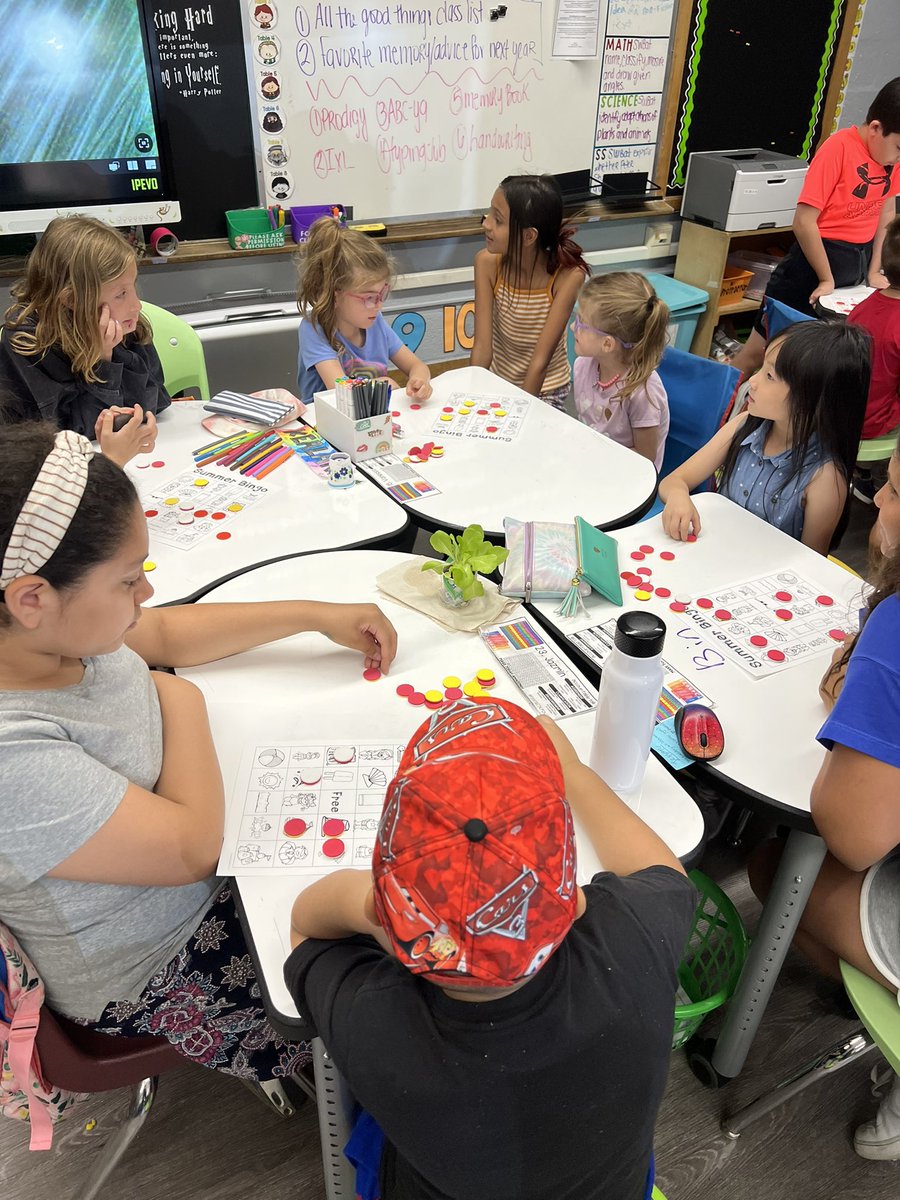 Playing bingo with our 4th grade friends, we are ready for summer! ☀️⛱ <a href="/MrsLepe_4th/">Mrs.Lepe</a> <a href="/WillowRoadVS13/">Willow Road School</a> #teamwillow