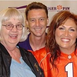 TracyDKing's tweet photo. @jodeemessina Just spent tha last 2 months in tha hospital with pneumonia...1 month in icu in a medical come on a ventilator..Loong road for recovery...I will get better. https://t.co/6JsxERCTFV