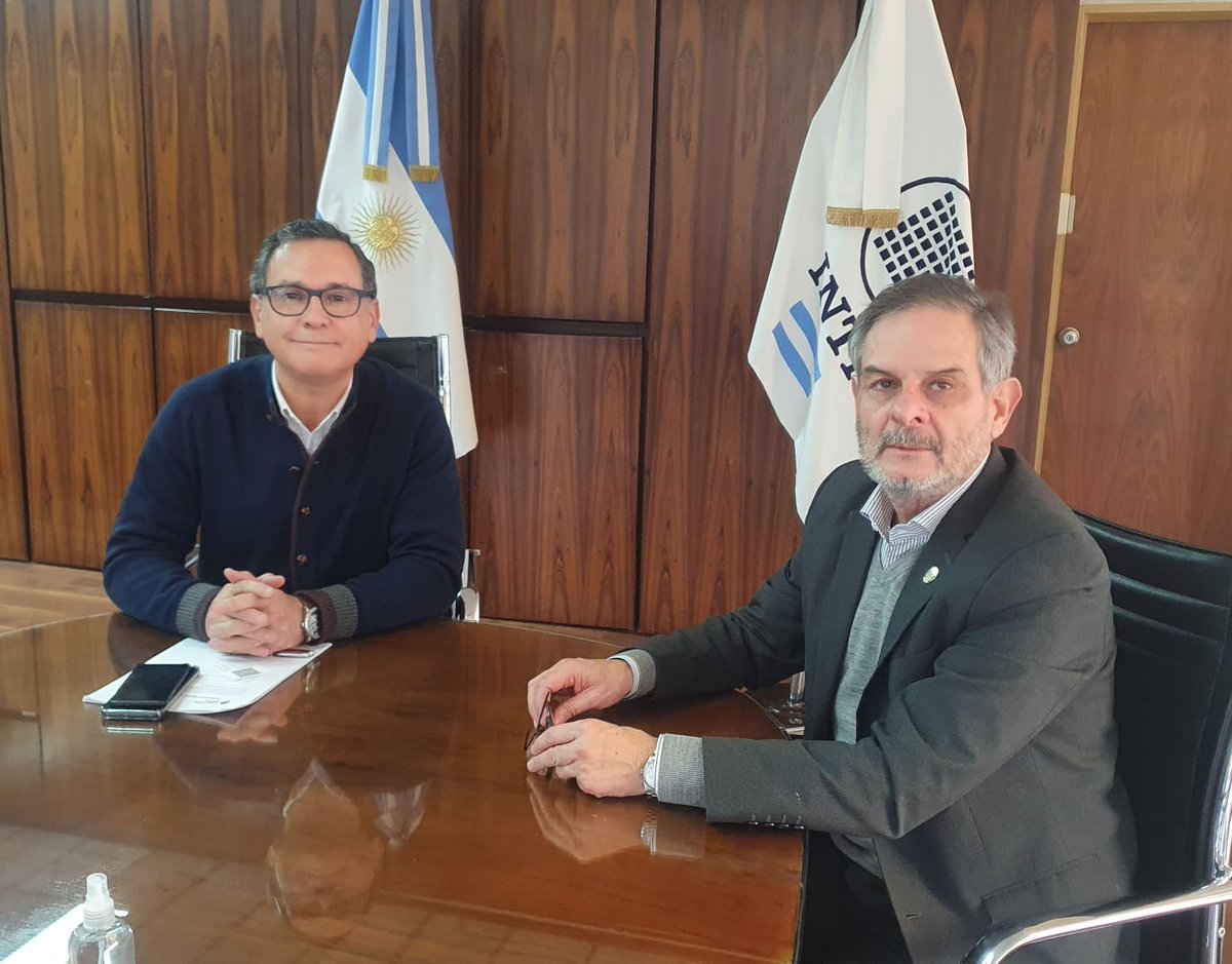 Ruben Geneyro, presidente del <a href="/INTIargentina/">INTI</a>  mantuvo una reunión de trabajo con <a href="/sergiopaganiok/">Sergio Pagani</a>, flamante rector de @UntTuc, para consolidar las líneas de trabajo conjuntas en biomasa, alimentos y la posibilidad de avanzar con laboratorios conjuntos. #INTI65años #INTIFederal