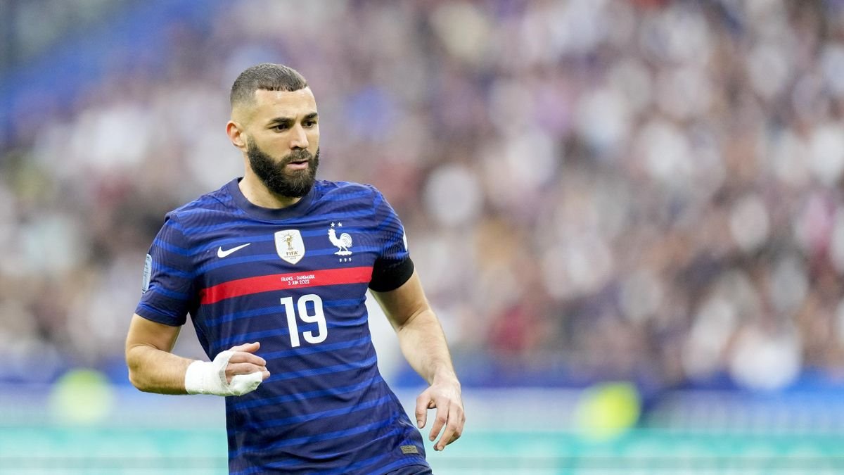 Hugodprono's tweet photo. La voici la confiance de ce soir les amis ⬇️😉

- France victoire (1.74)

Et oui c'est un favori qui est pick mais je vois tout de même la France s'imposer à l'extérieur sur ce match

❤️Sur la France pour ce match💪

#TeamParieur #UEFANationsLeague #France #football #sport https://t.co/0d8QoroSqy