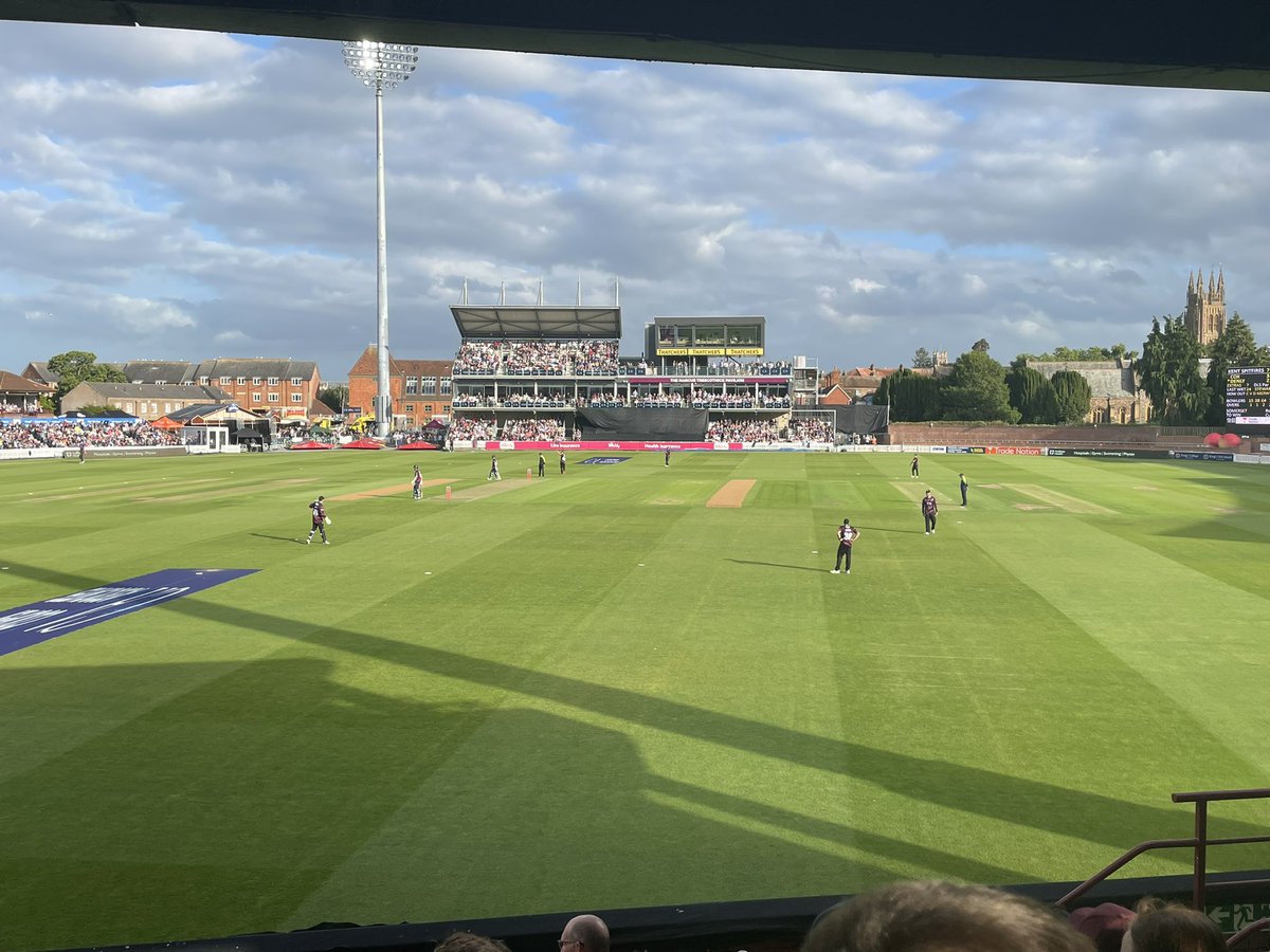 chappers09's tweet photo. Somerset La La Laaaa #WeAreSomerset https://t.co/R5Ohwbikyf