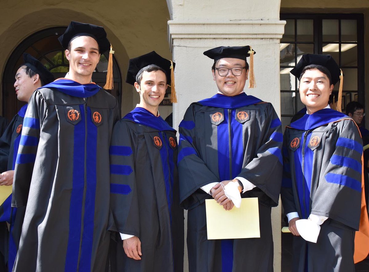CaltechCCE's tweet photo. It’s a wonderful day to celebrate our grads. Congrats CCE Class of 2022! 🎉🎓#Caltech2022 https://t.co/RUwarpDxIZ