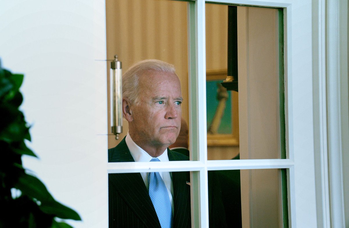 jblackie01's tweet photo. The face of the most incompetent and worst President in modern history.  @JoeBiden @POTUS @DrBiden 
#UnitedStates #WorstPresidentInUSHistory #JoeBiden #BabblingIdiot #BidenIsAFailure #BidenInflation #Democrats #BidensAmerica #FailedUSPresident #Biden https://t.co/1CMYCBTKWI