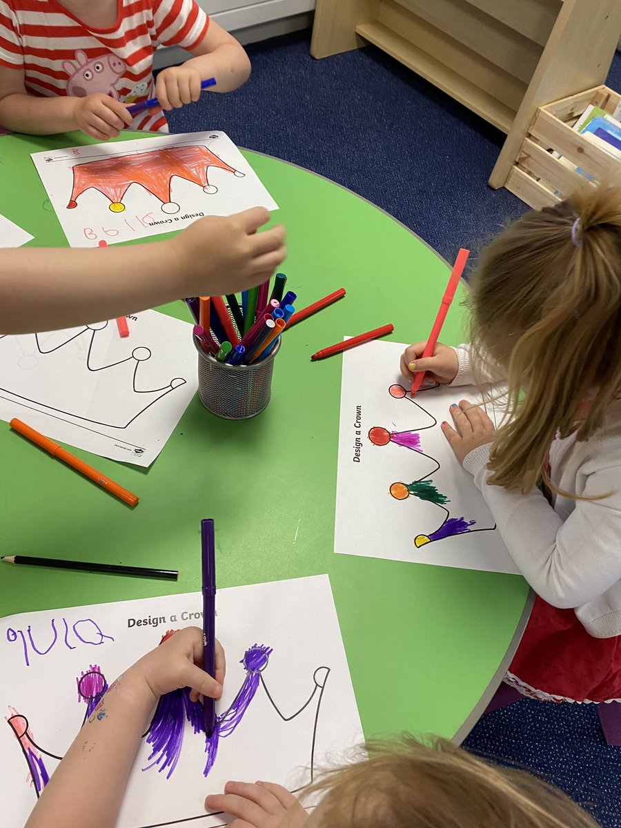 nurserykinged's tweet photo. Such a lovely creative day in EYFS for the platinum jubilee! #PlatinumJubilee https://t.co/ewPAW6GPvi