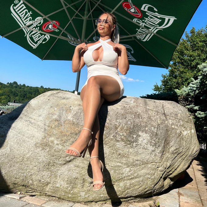 Beautiful day 🙏🏻💋💄👄 https://t.co/t2ebwJlZHV