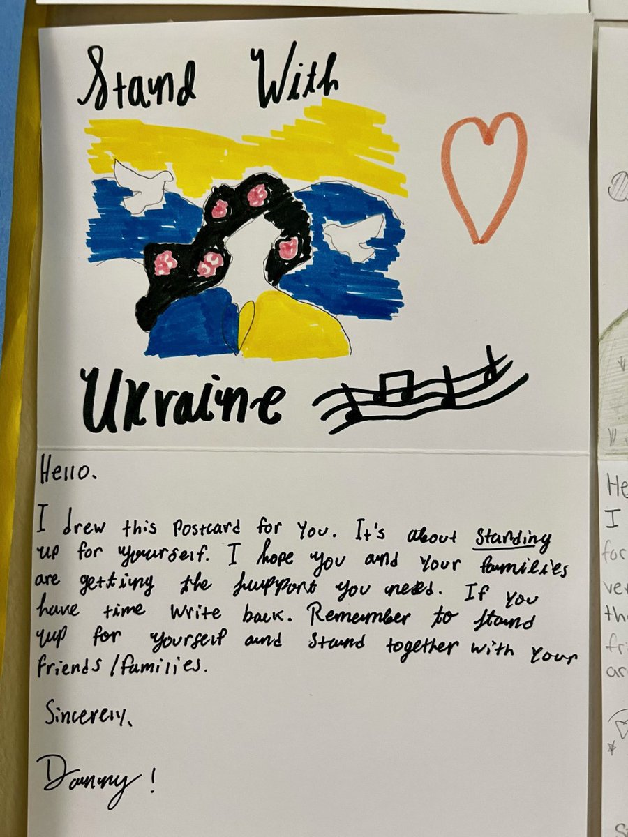 UNICEFUSA's tweet image. “Remember to stand up for yourself and stand together with your friends and families,&quot; says Danny, 13, a student at Eastern Middle School of @MCPS.

Danny and classmates are showing support for #Ukraine with #PostcardsOfPeace and fundraising as part of their #ProjectKindness.