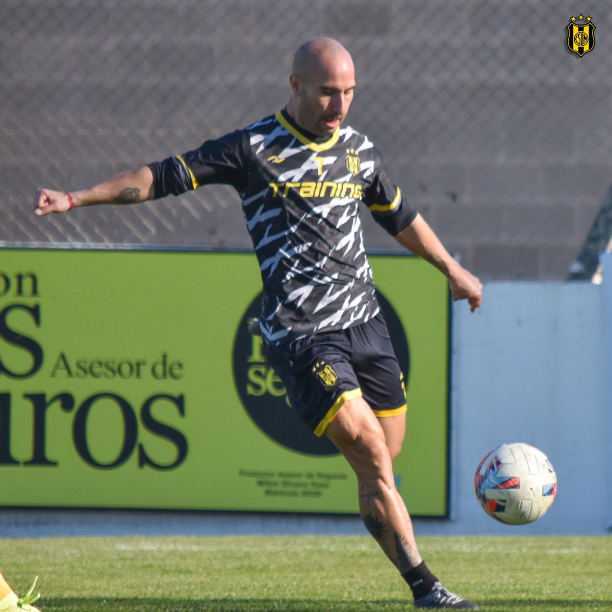 ClubMadryn's tweet photo. #PrimeraNacional ⚽️ | El Aurinegro se movió en el Abel Sastre y se prepara para su duelo ante Belgrano.

#VamosAurinegro https://t.co/p4ASgAURps