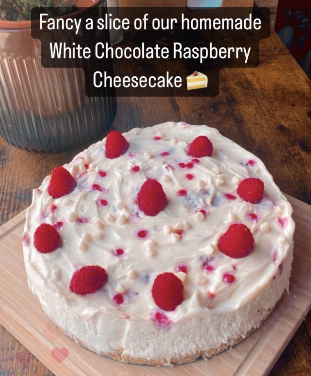 Ohhh yesss. Weekend treat for you all. #cake #sugarrush #coffee #cup19