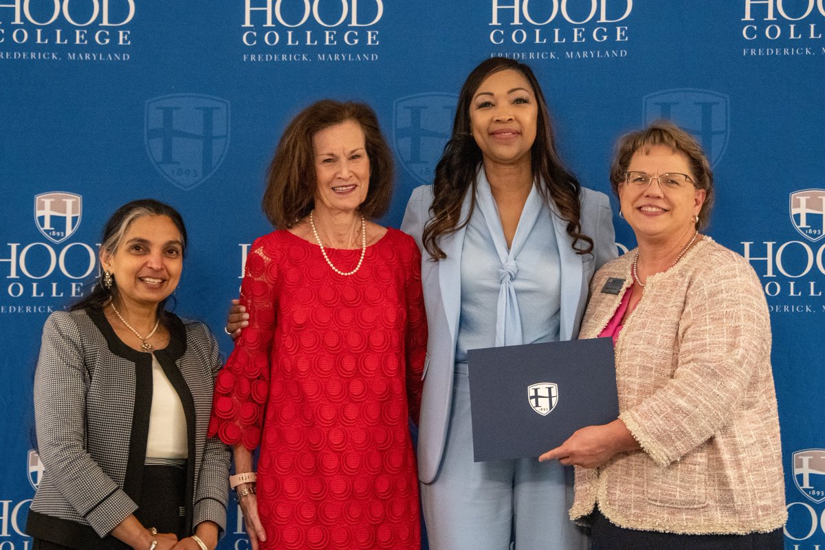 Congratulations to Cheryl Dyson, the 2022 recipient of the Doctoral Faculty Outstanding Student Award! We are #HoodProud of you! #HoodGradSchool #HoodOutstanding