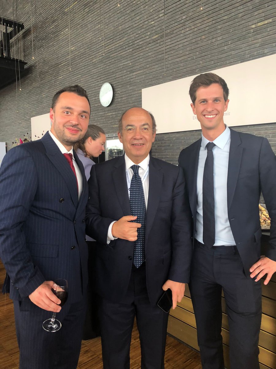 Great meeting with President of Mexico 🇲🇽 (2006-2012) <a href="/FelipeCalderon/">Felipe Calderón 🇲🇽🇺🇦</a> at #CDS2022 - true defender of democracy!