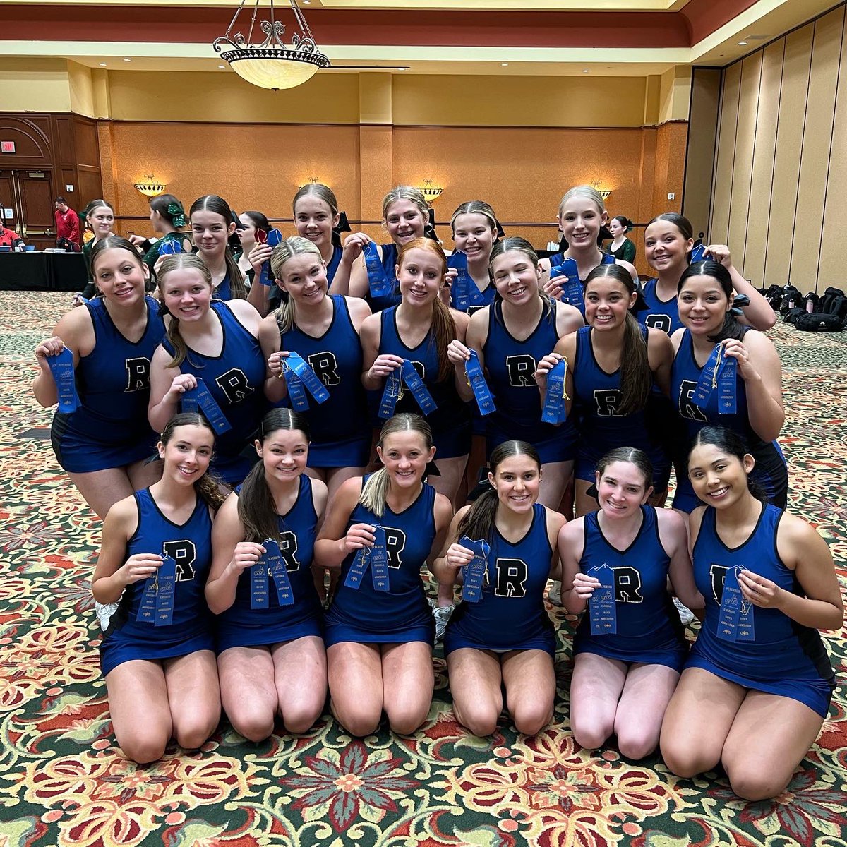 This team QUALIFIED FOR NATIONALS!!