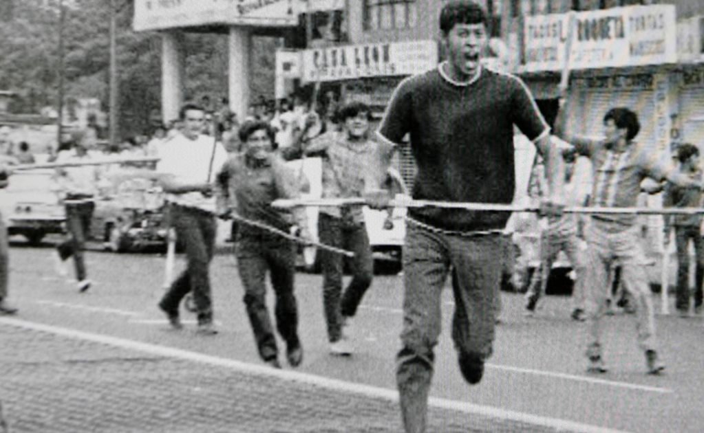 marianota01's tweet photo. #10deJunio1971 conmemoramos a los estudiantes caídos en la masacre del jueves de corpus, la lucha y los movimientos sociales. #NiPerdonNiOlvido #alconazo https://t.co/7bM8Fmt38s