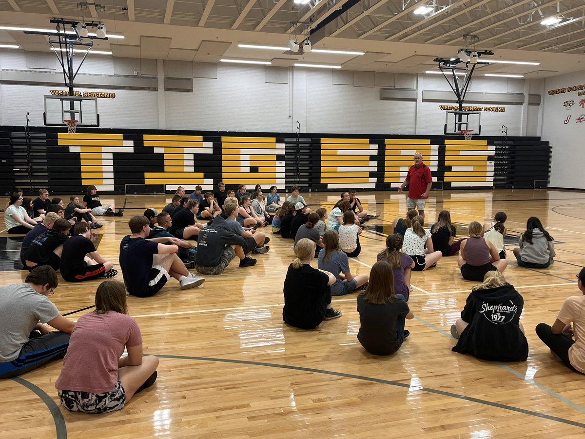 hutchbands's tweet photo. What a great day 2 of Spat Camp!  We had the privilege to have @ToddDufault talk about the power of choice and buy in #allin #onepercent #thor22 #hmt2022 https://t.co/qsLNVQUxgm