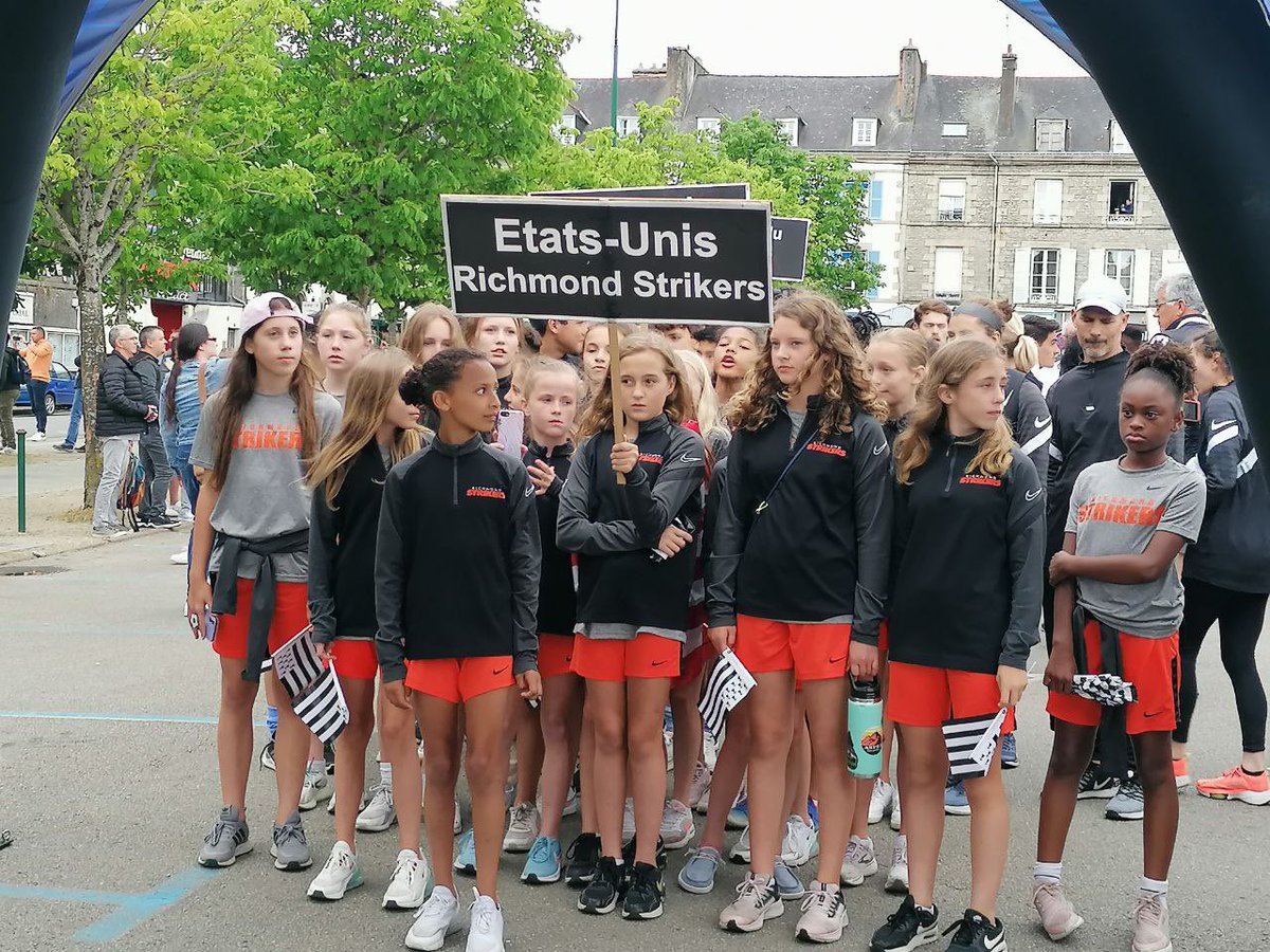 #TIG Et c’est parti !! Le Tournoi international de #Guerlédan accueille plus de 260 équipes ce week end sur plusieurs sites de la région de #Pontivy 
#Parade des équipes 👍
Bonne chance à tout le monde !  ⚽️