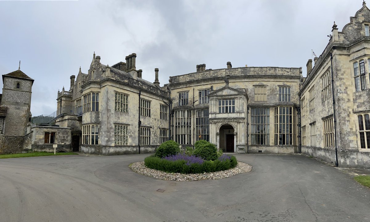katharine_v's tweet photo. Was a real privilege to spend time @WiltonPark this week discussing the linkages between #climatechange and #education with @GPforEducation @FCDOGovUK and a great group #LearningClimate #transformingeducation https://t.co/ymF94nISDx