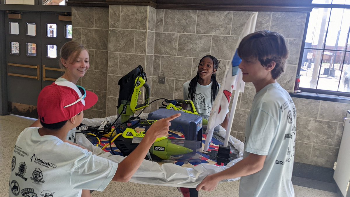 IronsCougars's tweet photo. Irons students and Mrs. Hulsey worked all week to create a hovercraft and competed against all of LubbockISD Middle Schools today. Irons got 3rd place today! Great job Cougars! #STEMchallenge22 https://t.co/0PzblSkHFJ