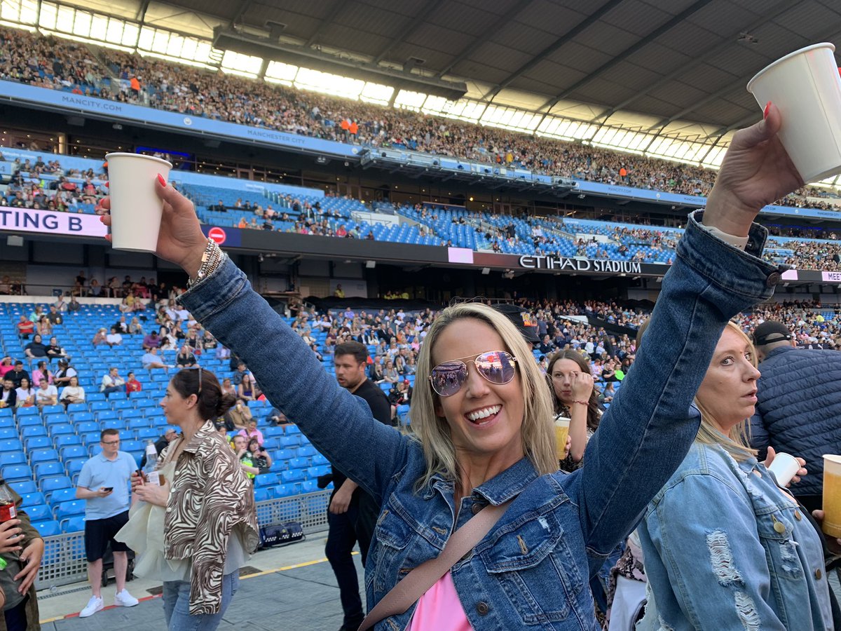 The things you do for your missus! Oh Manchester, is full of shit..! 🎶