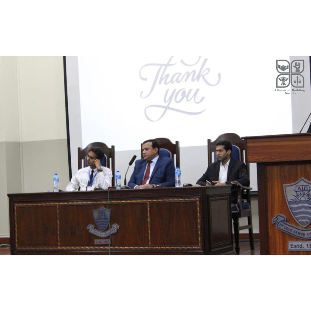 CBSFCCU's tweet photo. On Wednesday, 8th of June 2022, The Character Building Society (CBS-FCCU) conducted a seminar on Kashmir Issue, where Mr. Zahid Abbasi, who is the Additional Secretary, Ministry of Kashmir Affairs and Gilgit Baltistan, was invited as our Guest Speaker. https://t.co/8Wc6JZGjJR