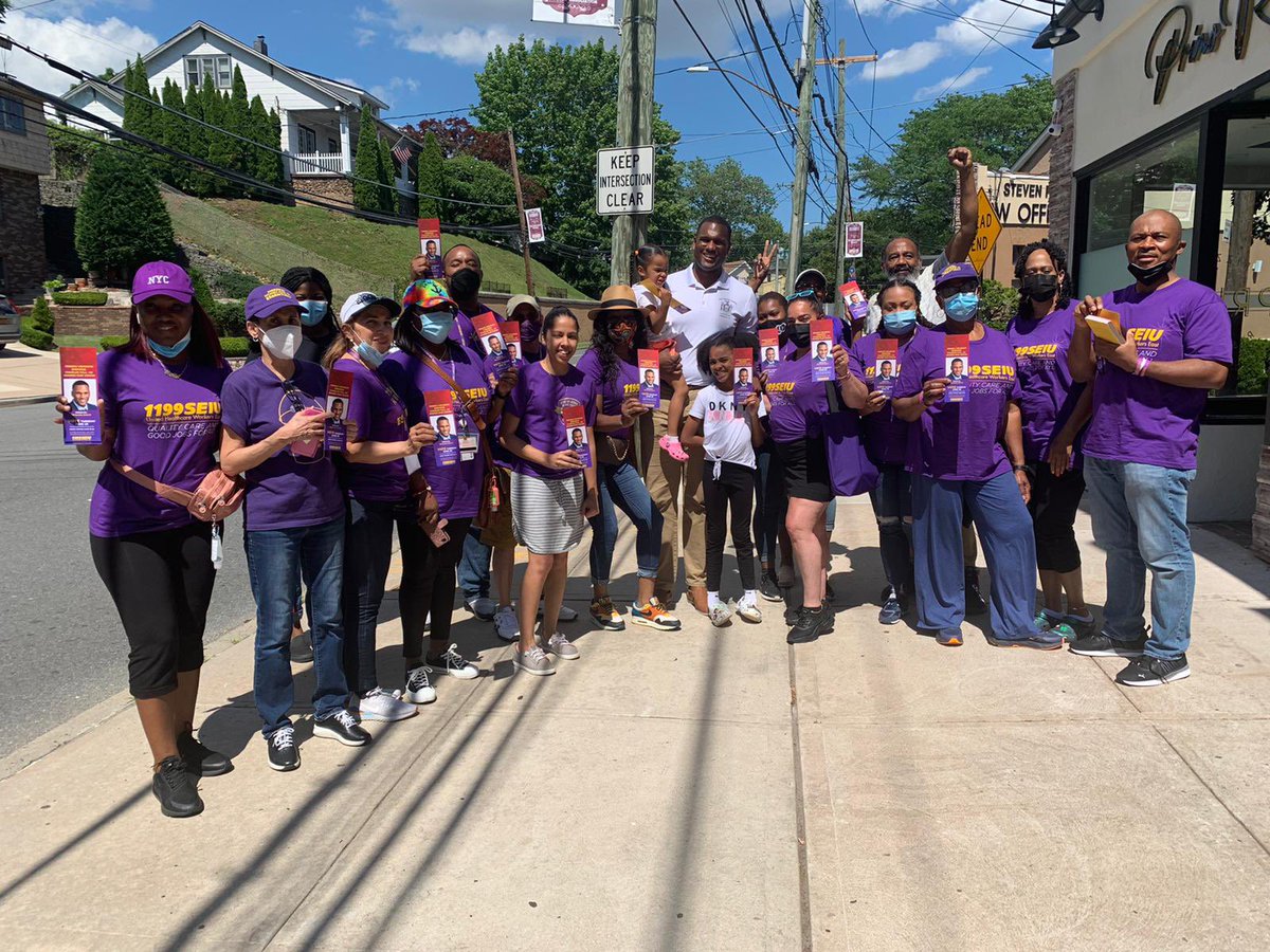 Charlesdfall's tweet photo. Thank you to the members of @1199SEIU for knocking on doors & phone banking! I am on the ballot on June 28 and can’t take nothing for granted! #fallforall #statenisland #batteryparkcity #fidi #primaryelection #vote2022 https://t.co/O02iPoRYPH