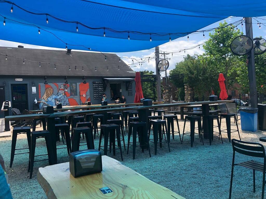 It’s a perfect 80 degree day today, open for lunch and dinner, and the perfect time to crush our Grapefruit Crush with your Fish Tacos! 

#beerswithaview #dmvfood #dmvfoodie #vaeats #beergarden #beer #northernvirginialiving #novamagazine #delrayva #visitdelray #visitalxva #v…
