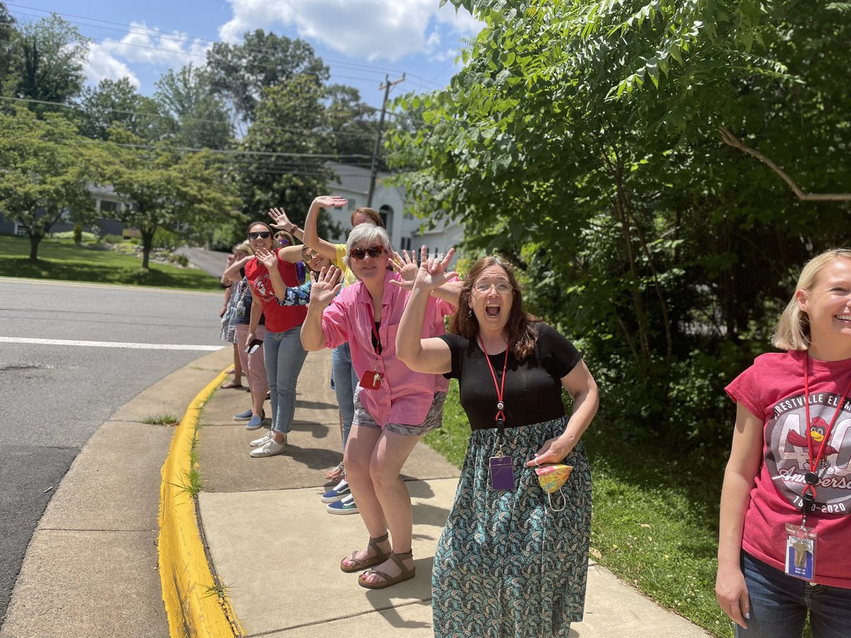ForestvilleFCPS's tweet photo. SY 2021 - 2022 is a wrap!  Thanks for a great year!  #FCPSRegion1 https://t.co/i2TC4YAvDn