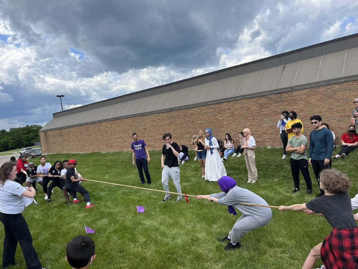 MorrisonBorders's tweet photo. Our @OakEarlyCollege had a great time at the end of year picnic today sponsored by StuGo! Tug of War, Capture the Flag and tons more fun! https://t.co/cvcVftD5Iz