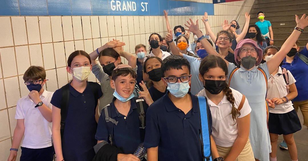 schechterNYC's tweet photo. Schechter Manhattan 5th and 6th-grade students had an amazing field trip to the Lower East Side Tenement Museum. A BIG thank you to everyone who organized this beautiful learning experience! https://t.co/9kxs9IG7Wm