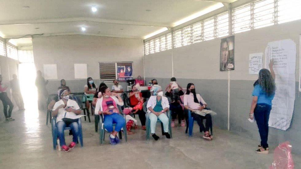 IremujerlaraO's tweet photo. Jornada de Parto Humanizado, Entrega de kit materno infantil a Gestantes y Lactantes.  Importancia del control prenatal. Base de Misiones Dr. Carlos Escarra. Consult Tipo II Ezequiel Zamora, Parroq, Cují 
Atención Integral articulado con Misiones  y Grandes Misiones. https://t.co/OEHnzTXZPn