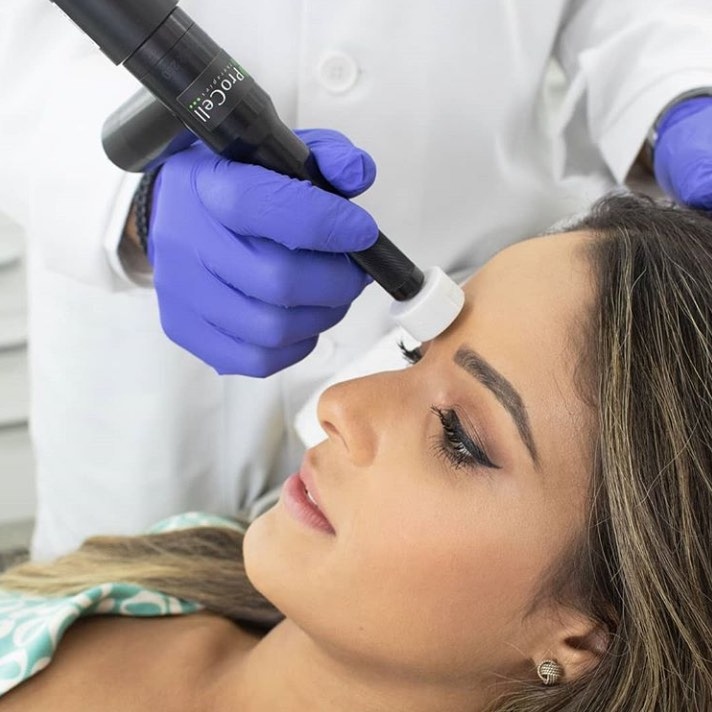 SuChangCMS's tweet photo. With little to no downtime, #microchanneling with #procelltherapies can achieve long-lasting improvements including:
- fine lines
- wrinkles
- acne scars
- stretch marks
- hyper-pigmentation + much more 
.
. 
https://t.co/aVXsnLepJB https://t.co/qNqtbJ60Al