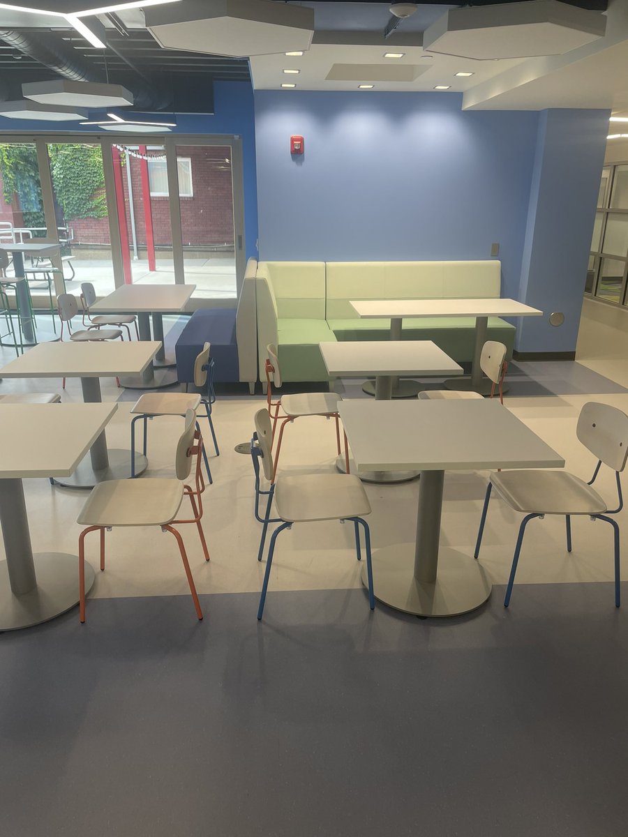 BestoftheBatch's tweet image. Love at first sight 🤩💕 

Since it’s Friday we decided to give yinz a glimpse of our new cafeteria space 🥪🥗 

Have a great weekend ☺️ and we can’t wait to see all of the kiddos on Monday, STAY TUNED 😎

#cafeteria #campbatch #sneakpeak #staytuned #summer #explore #nonprofit